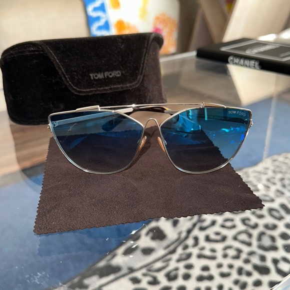 Tom Ford Sunglasses - Picture 3 of 4